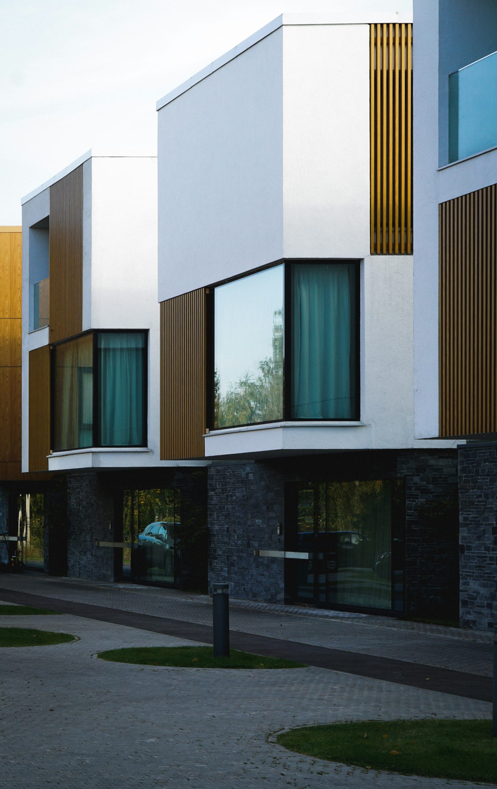 Guide to Finding Modern Townhouse Designs That Fit Your Budget scaled